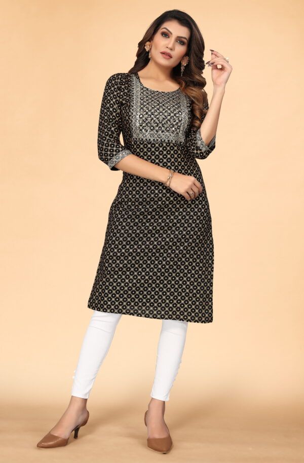 Kashvi Alluring Women’s Kurtis – Elegant Ethnic Styles for Daily & Casual Wear